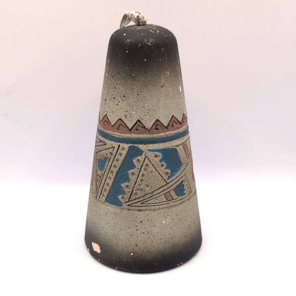 Vintage Native American Ceramic Pottery Bell Hand Painted Handpainted & Engraved - Picture 4 of 11